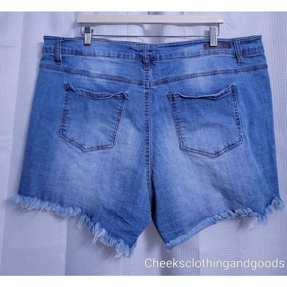 Lot of 5 Torrid/Dollhouse Shorts Women's PLUS Size 22 - Picture 12 of 12